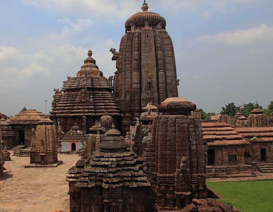 Explore Weekly Tribal Marketplaces and Temples